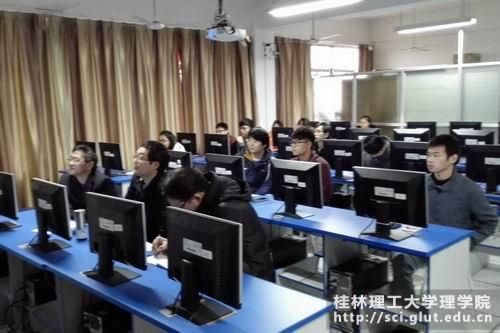 答辩现场(二)